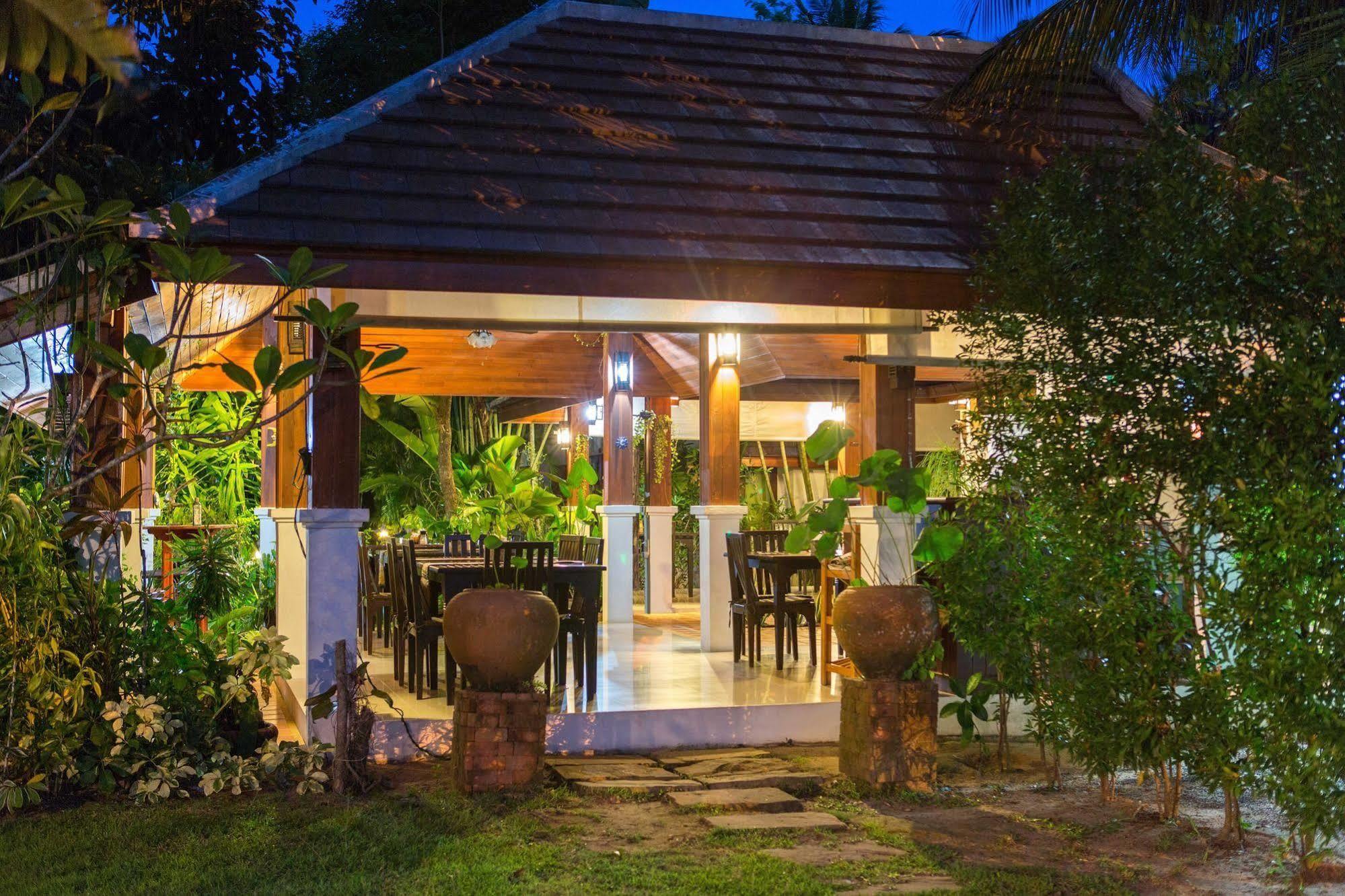 Easy Time Resort Laem Sai Beach Exterior foto